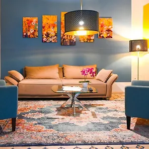  Apartment Backpacker Center