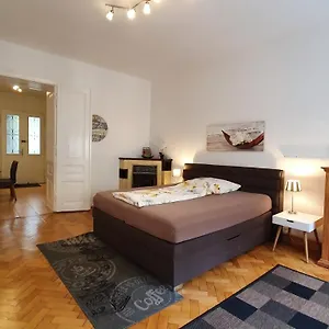 Gorgeous Viennese 10 Min To Center Wien