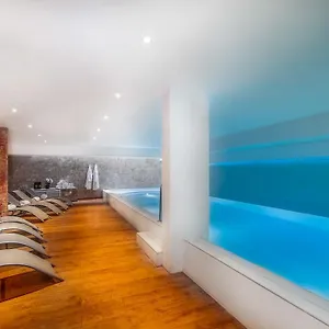 Montaigne & 4*, Cannes Francia