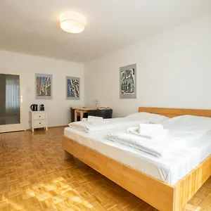 Apartment Living - Stephansdom