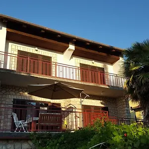 Sofia , Njivice Horvátország